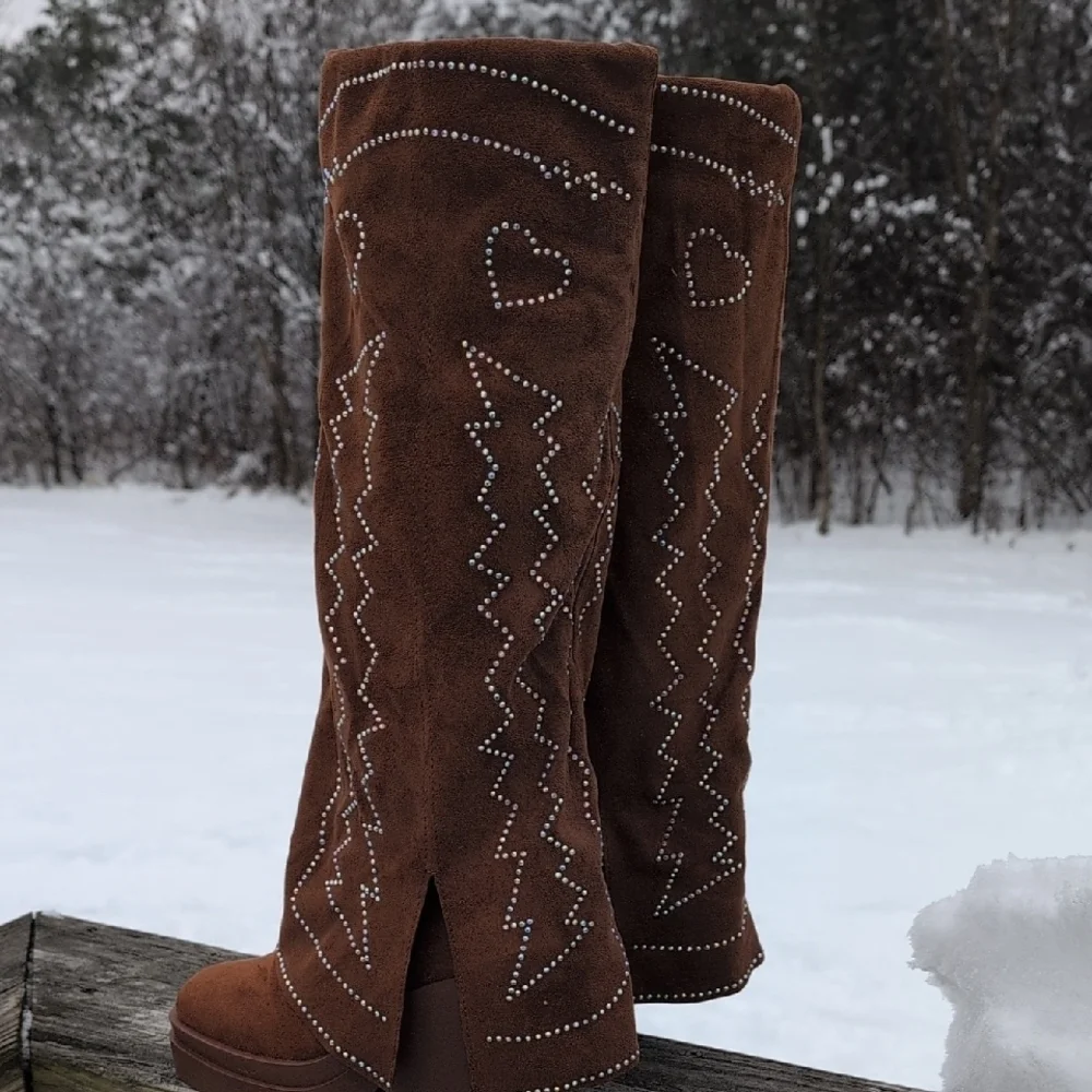 Cape Robbin Brown Heeled Boots with Heart and Zigzag Studs - Picture 4 of 11